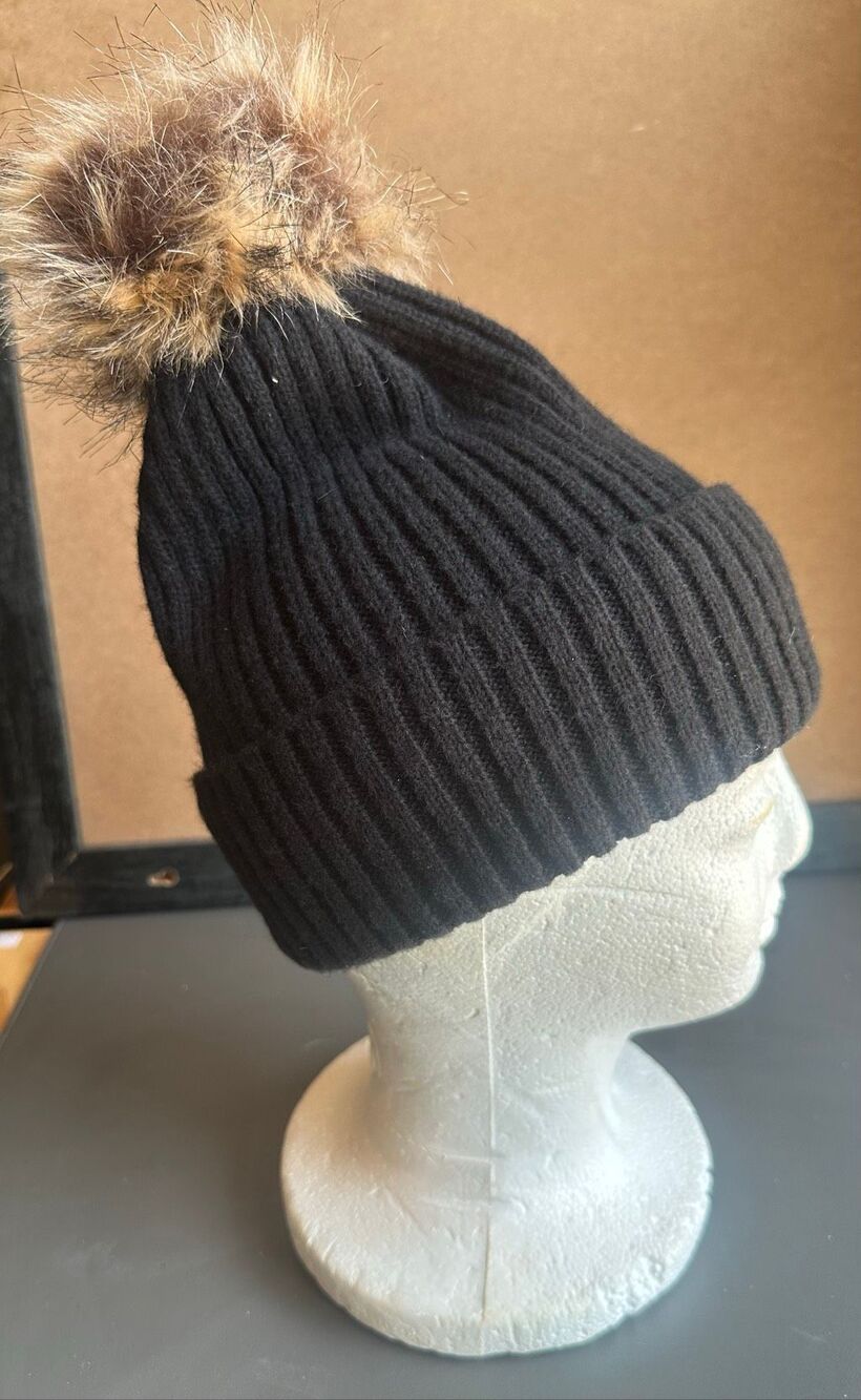 lucky brand black Knit beanie hat Fur Pom Pom - Picture 8 of 14